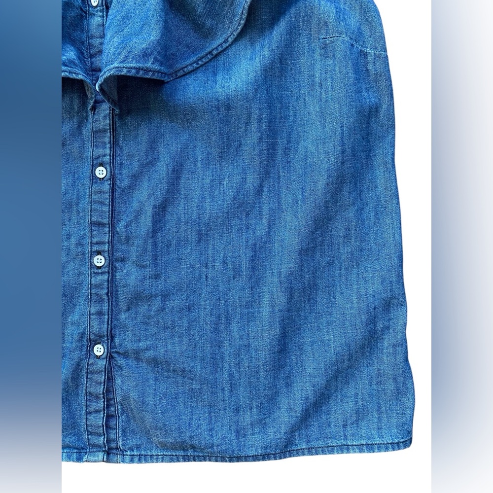 Old Navy Women’s Denim Sleeveless V-Neck Ruffle Neckline Button Front Top Size L - Picture 4 of 8